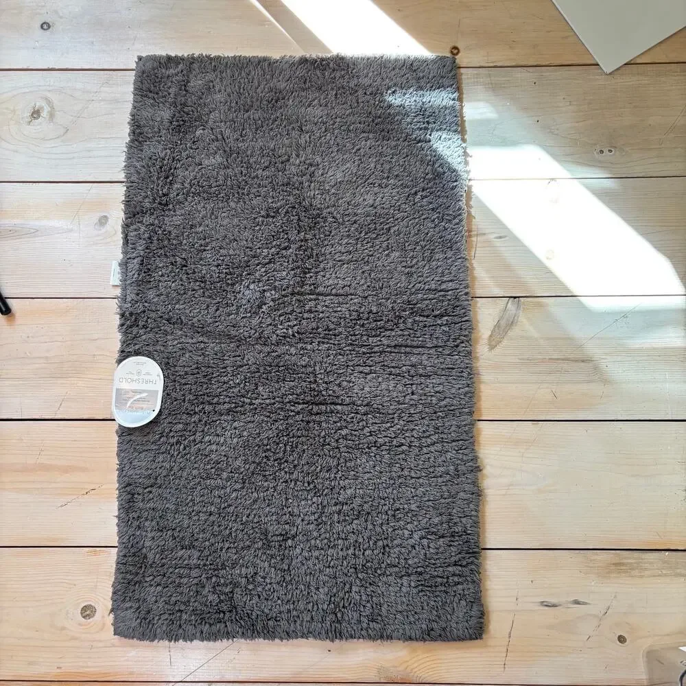 Threshold NWT Gray Performance Plus Reversible 100% Cotton Bath Rug 20x34